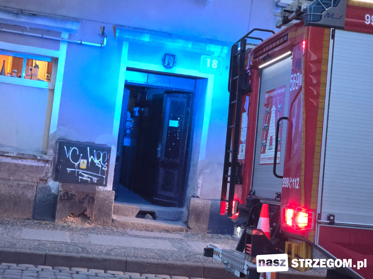 Wieczorna interwencja strażaków przy św. Anny w Strzegomiu [FOTO] 